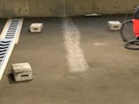 Nachleuchtende Markierung Parkhaus Vorbereitung