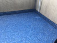 Balkonsanierung mit Oberflächenfarbe Blau-Hologramm