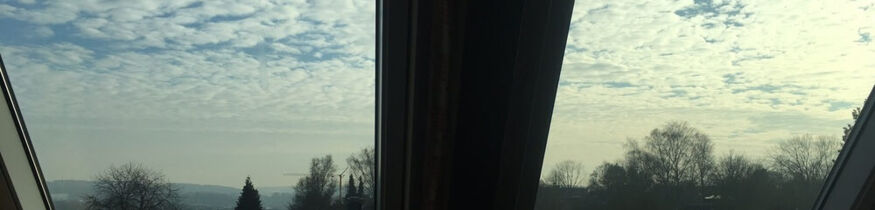 Blick aus einem neuen Dachfenster